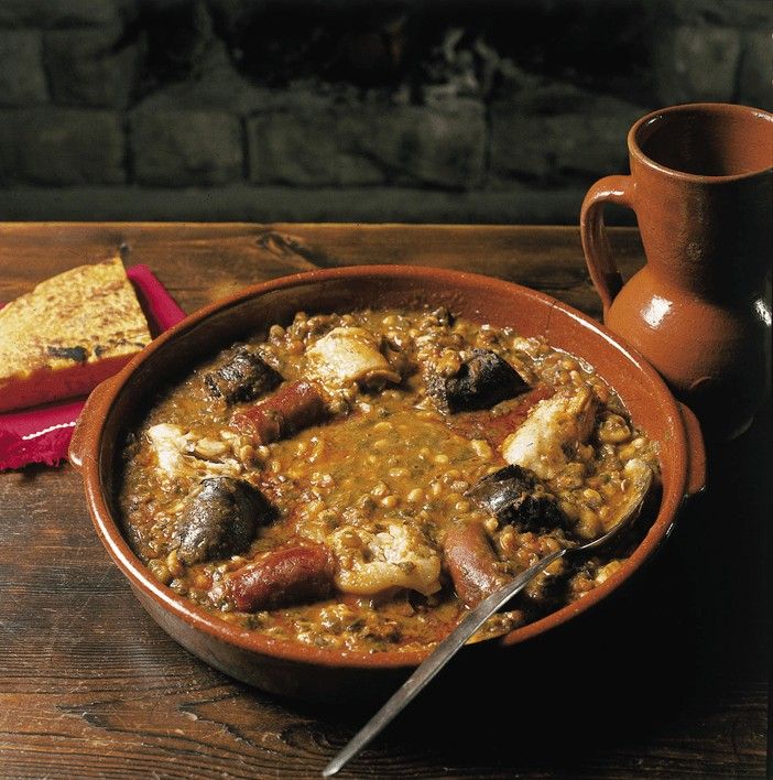 COCIDO-MONTANES-GASTRONOMIA-CANTABRIA-ESPANA-PLATOS-CUCHARA