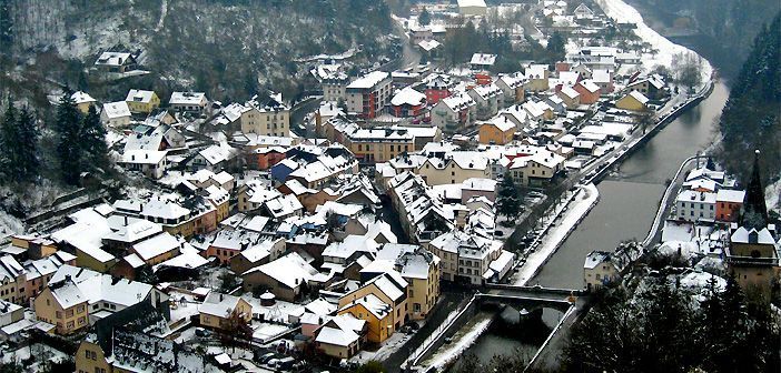 Vistas de la Ciudad de Luxemburgo desde la fortaleza que la ido origen, Vianden, construida por el COnde Sigofredo en el año 963.