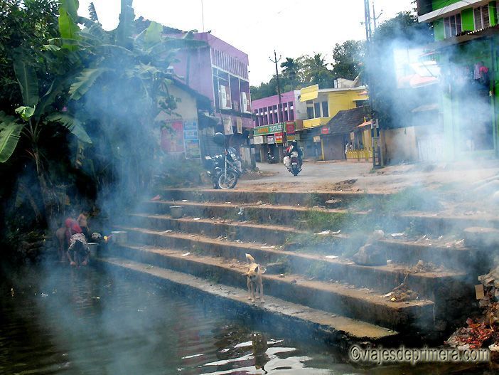 Los Backwaters de Kerala son 900 kilómetros de canales que unen distintas poblaciones del sur de la India