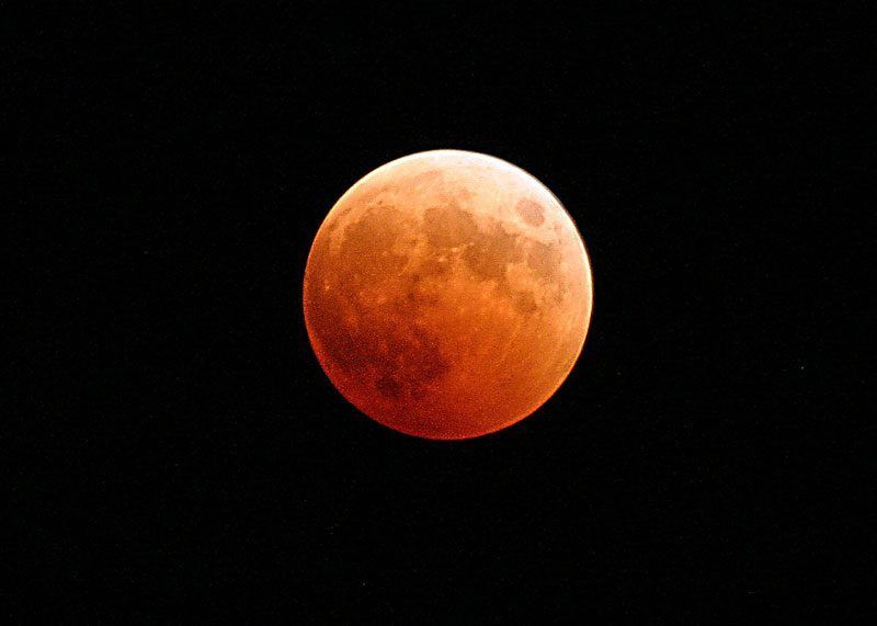 ¿Por qué la luna se pone roja? Viajes de Primera