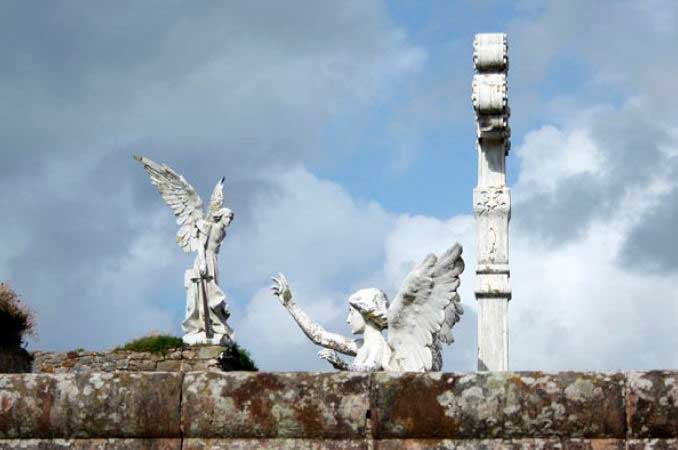 El Cementerio de Comillas es uno de los sitios que ver en Comillas más bonitos