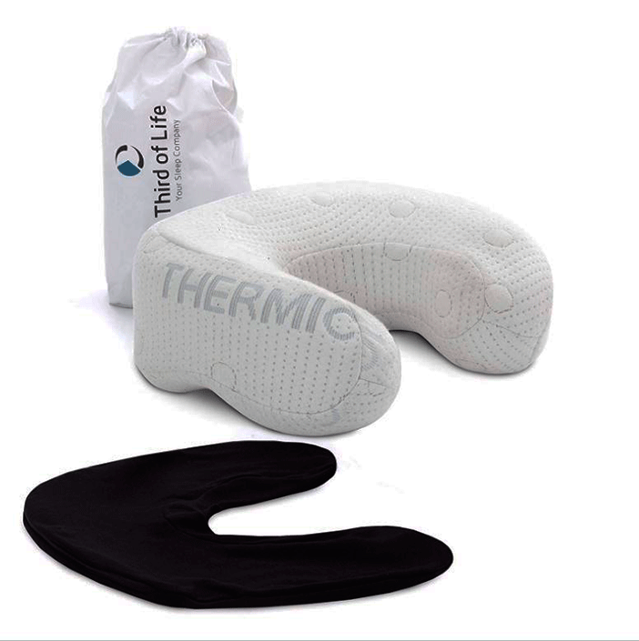 Esta almohada de viaje termorreguladora es muy cómoda de transportar
