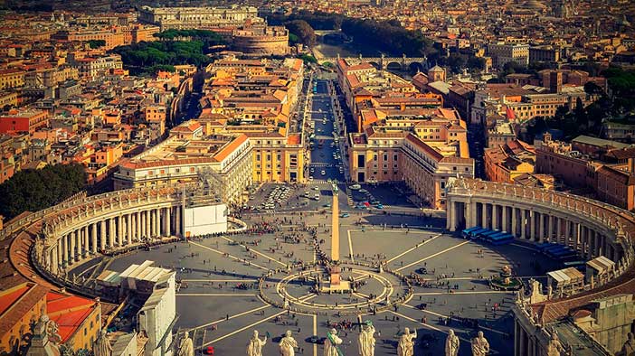Desde la Cúpula del Vaticano tienes unas increíbles vistas de la Plaza de San Pedro