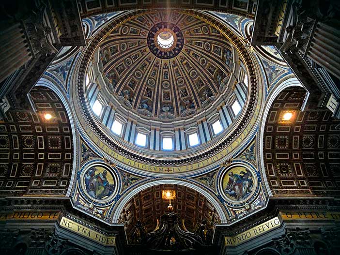 Las entradas para los Museos Vaticanos no incluyen la Basílica de San Pedro porque es de acceso gratuito
