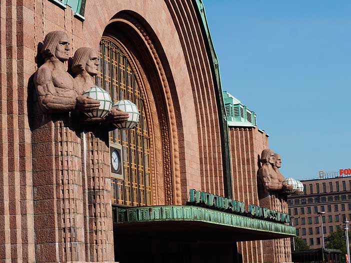 La Estación central merece figurar entre los sitios que ver en Helsinki por su diseño Art Decó