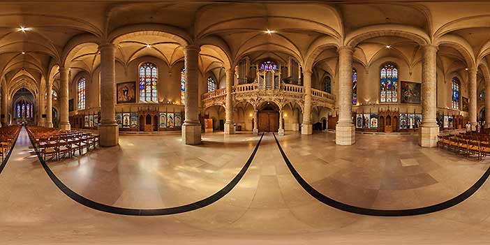 La Catedral de Nuestra Señora es uno de los sitios que ver si haces turismo en Luxemburgo