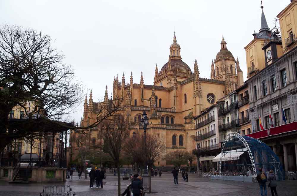 Plaza Mayor y Catedral de Segovia