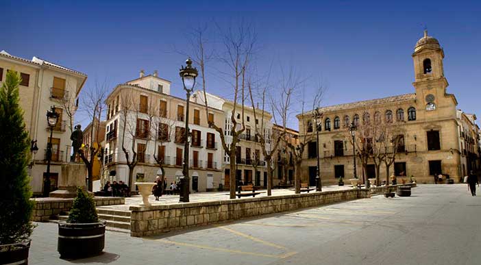 El Ayuntamiento es uno de los sitios que ver en Alcalá la Real más representativos
