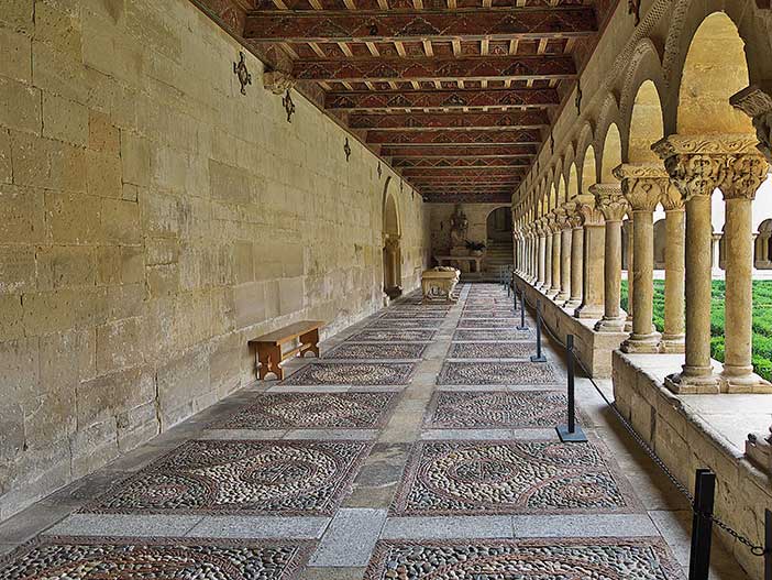 El Monasterio de Santo Domingo de Silos es uno de los lugares más bonitos que ver en los alrededores de Lerma