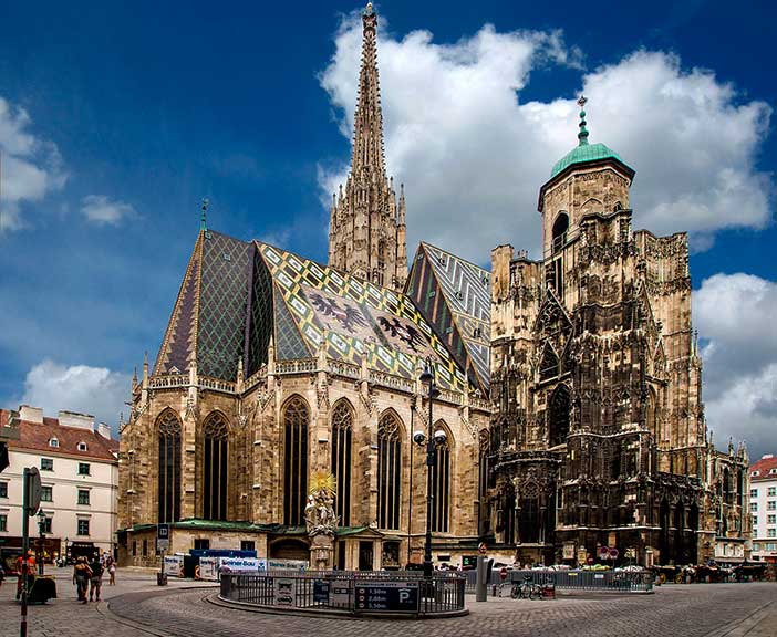 La Catedral de Viena se construyó sobre una iglesia dedicada a San Esteban