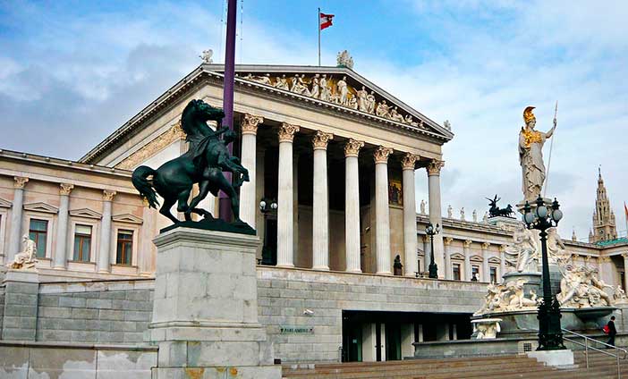 El Parlamento es uno de los sitios que ver en el Ringstrasse de Viena