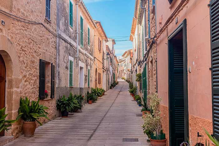 Alcudia es uno de los pueblos medievales con más encanto que visitar en Mallorca